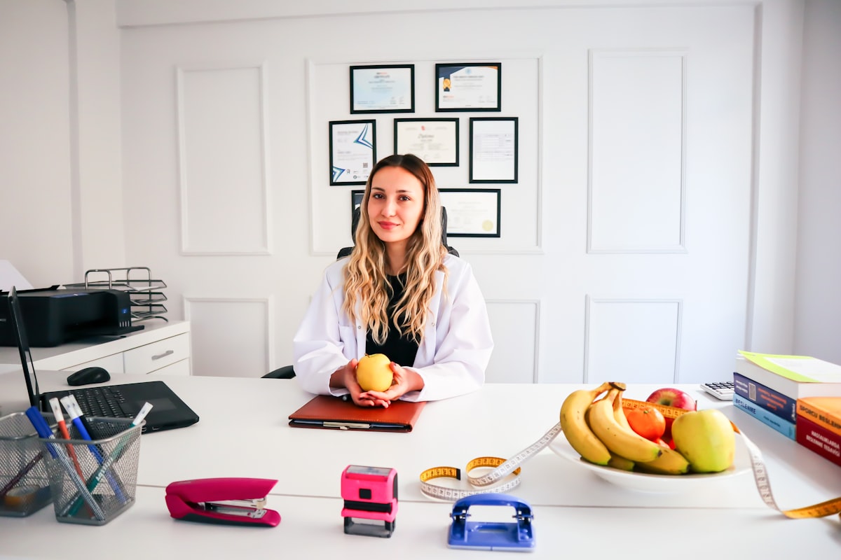 Nutritionscheduling team providing personalized guidance